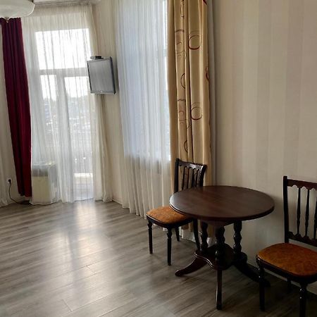 לבוב Apartment Studio -Біля Вокзалу-Недалеко Від Центру-Городоцька 151 מראה חיצוני תמונה