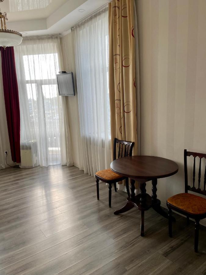 לבוב Apartment Studio -Біля Вокзалу-Недалеко Від Центру-Городоцька 151 מראה חיצוני תמונה
